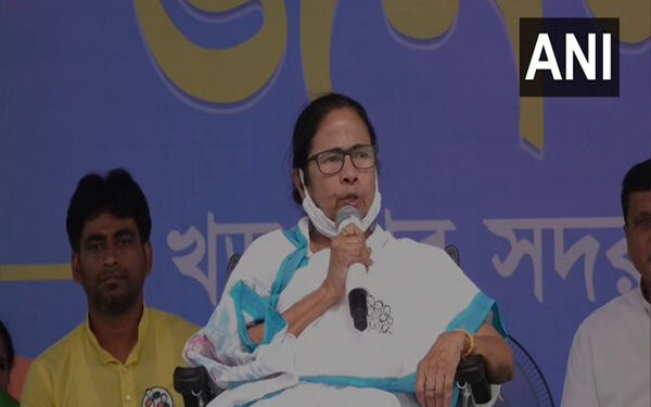 बंगाल चुनाव : सीएम ममता ने पीएम मोदी के बांग्लादेश दौरे को बताया आचार संहिता का उल्लंघन