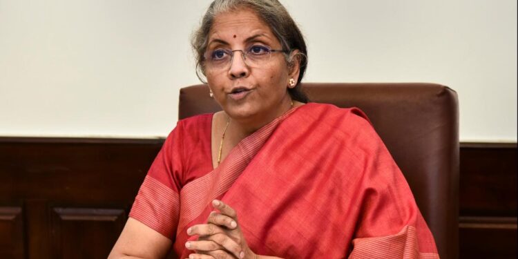 सभी बैंकों का निजीकरण नहीं होगा, कर्मचारियों के हितों की रक्षा की जाएगी : निर्मला सीतारमण