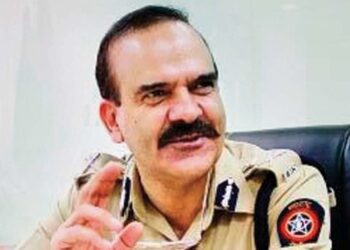 एंटीलिया केस : NIA जांच के बीच सीएम ठाकरे का बड़ा फैसला, मुंबई पुलिस कमिश्नर का तबादला