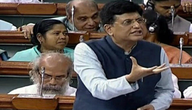 सड़क राष्ट्रीय संपत्ति, वहां निजी गाड़ियां नहीं चलती क्या ? : पीयूष गोयल