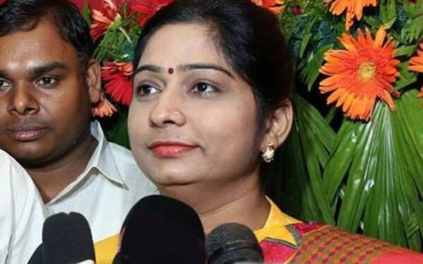 सांसद संघमित्रा मौर्य ने पति डॉ. नवल किशोर शाक्य से ली तलाक