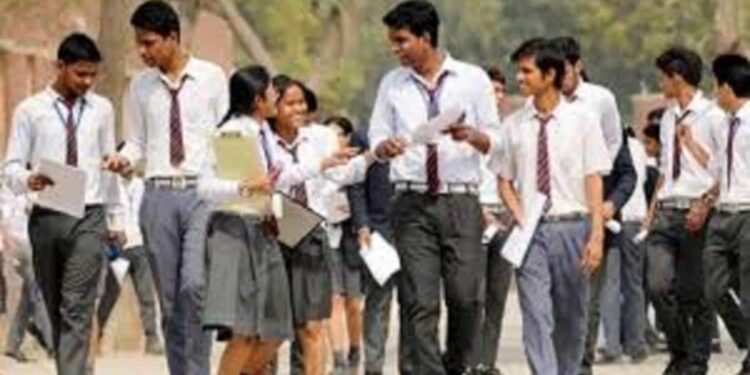 CBSE ने जारी की संशोधित डेटशीट, यहां चेक करें परीक्षा की नई तारीखें