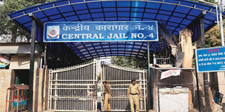 कोरोना वायरस के कारण तिहाड़ जेल से मिली थी परोल, अब तक नहीं लौटे 200 कैदी