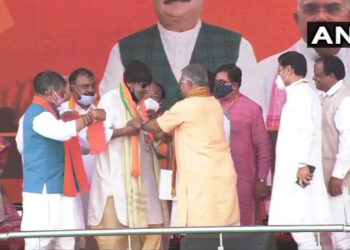 मैं असली कोबरा हूं.. डसूंगा तो तुम फोटो बन जाओगे: मिथुन चक्रवर्ती