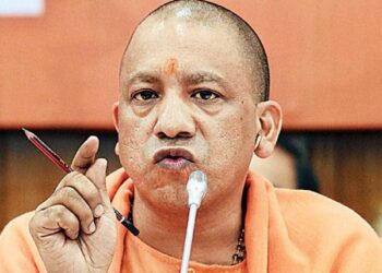 यूपी : सड़क किनारे बने सभी धार्मिक स्थलों को हटाएगी योगी सरकार