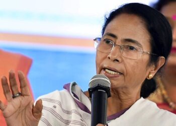 बंगाल चुनाव : टीएमसी कार्यकर्ताओं को पीट रहे बीजेपी वाले, मुहैया कराएं सुरक्षा : सीएम ममता