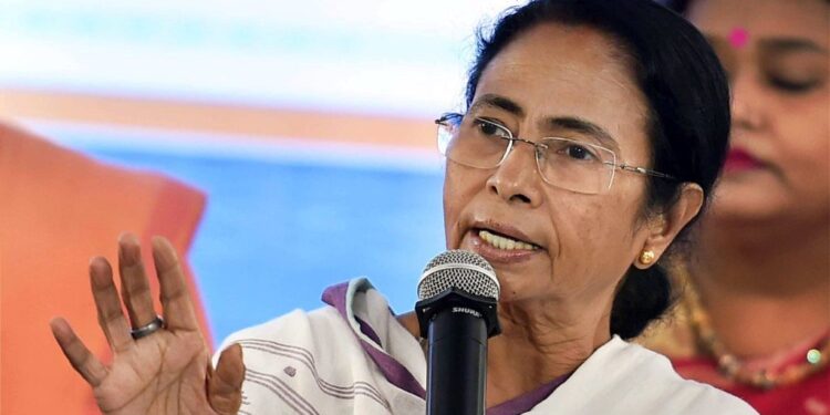 बंगाल चुनाव : टीएमसी कार्यकर्ताओं को पीट रहे बीजेपी वाले, मुहैया कराएं सुरक्षा : सीएम ममता