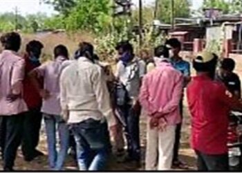 महाराष्ट्र में कोरोना के चलते शराब न मिली तो पिया सैनिटाइजर, सात मरे
