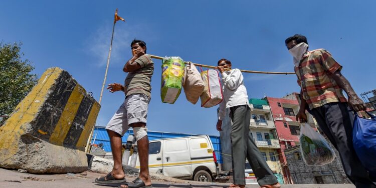 दिल्ली सरकार से असंगठित क्षेत्र के मजदूरों को आर्थिक मदद देने की मांग : मजदूर यूनियन