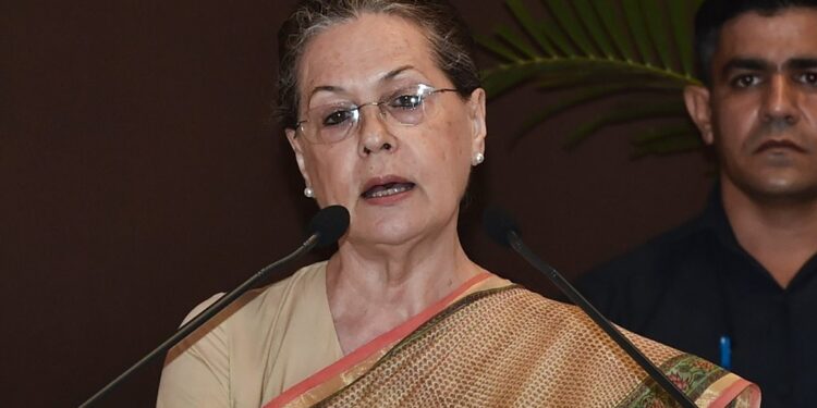 सोनिया गांधी ने सांसद निधि की पूरी राशि कोरोना पर खर्च के लिये दी