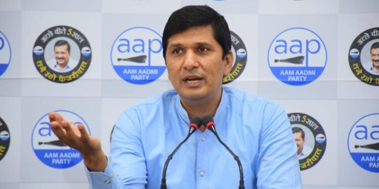 वैक्सीन का निर्माण हमारे वैज्ञानिकों ने किया, इस पर 130 करोड़ लोगों का पहला हक है : सौरभ भारद्वाज