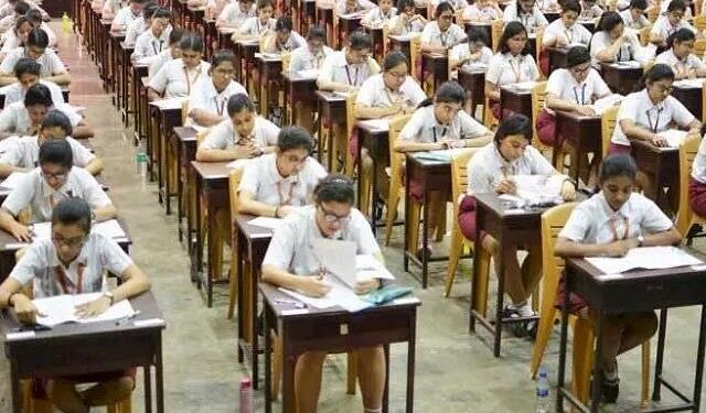 सीएम कैप्टन ने केंद्र से कोविड संकट के मद्देनजर दसवीं-बारहवीं की बोर्ड परीक्षाएं स्थगित करने की माँग