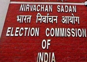 बंगाल चुनाव : चुनाव आयोग की बंगाल के शीर्ष अधिकारियों के साथ बैठक