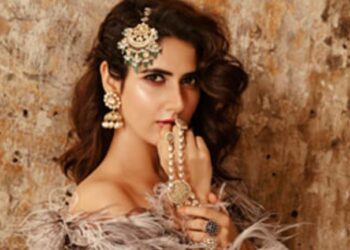 स्वाद और सूंघने की ताकत गई, भयानक बदन दर्द…? : फातिमा सना शेख