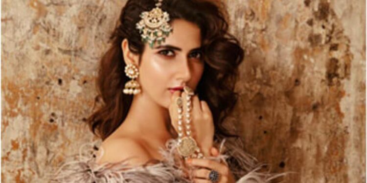 स्वाद और सूंघने की ताकत गई, भयानक बदन दर्द…? : फातिमा सना शेख