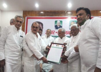 चौधरी चरण सिंह और अखिलेश यादव की नीतियां एवं विचार ही देश में तरक्की-खुशहाली ला सकते हैं : राजेन्द्र चौधरी