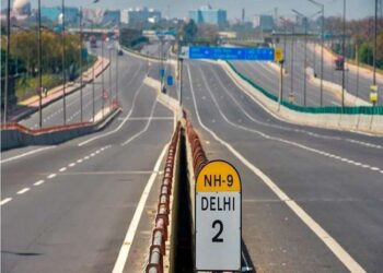 दिल्ली में कोरोना का कहर, आज रात से लागू होगा सप्ताहांत कर्फ्यू