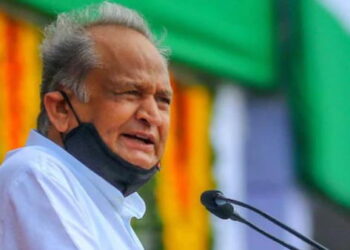 संकट की इस घड़ी में राजनीति से परे एकजुटता की मिसाल पेश करे देश : सीएम गहलाेत