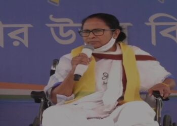 बीजेपी टीके की एक कीमत तय नहीं कर सकती : सीएम ममता