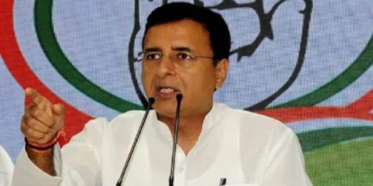 राफेल डील : साठ हजार करोड़ की डील में किसे दिए गए करोड़ों के  गिफ्ट ? : सुरजेवाला