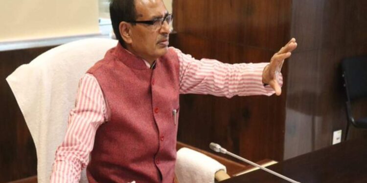 कोरोना आपदा का सामना करने एकजुट होना होगा : सीएम शिवराज