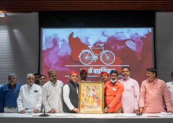 मंदिरों को लेकर राजनीति करना अनुचित है, सत्ता जनसेवा का माध्यम है, स्वार्थसाधन का नहीं : अखिलेश यादव
