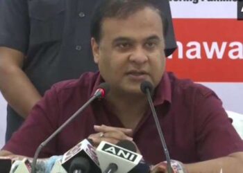 असम चुनाव : हिमंता बिस्व सरमा पर चुनाव आयोग की कार्रवाई, 48 घंटे के लिए चुनाव प्रचार करने पर लगाई रोक
