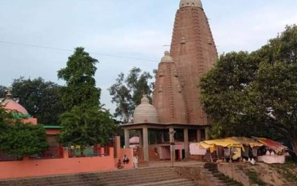 मऊ में घने जंगलों के बीच होता है सीता माता के वनदेवी स्वरूप का दर्शन