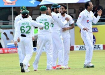Pak vs Zim : पाकिस्तान सीरीज 2-0 से क्लीन स्वीप करने से एक विकेट दूर