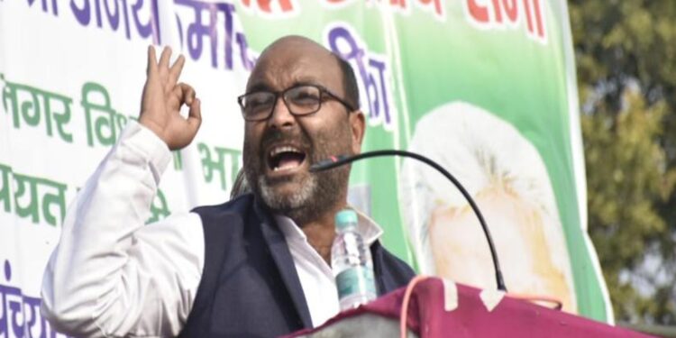 आपदा में अवसर हड़प कर निर्धन का अधिकार ले गए मंत्री के भाई : लल्लू