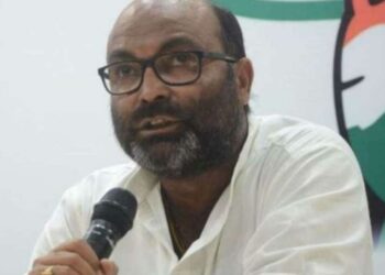 बेसिक शिक्षा मंत्री को बर्खास्त करें योगी : अजय कुमार लल्लू