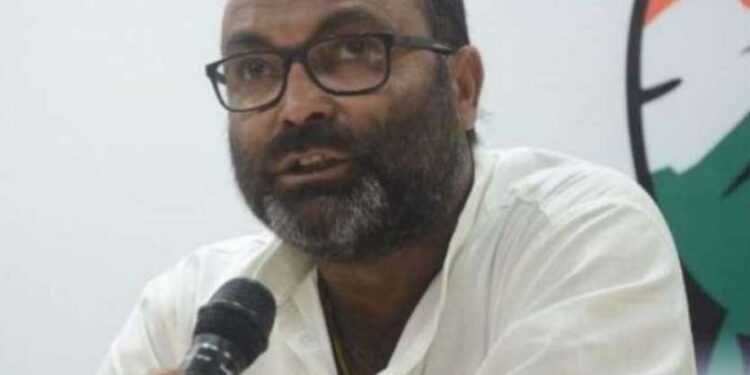 बेसिक शिक्षा मंत्री को बर्खास्त करें योगी : अजय कुमार लल्लू