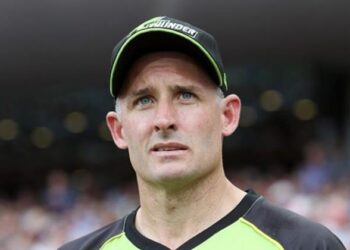 फिर पॉजिटिव पाए गए माइकल हसी, ऑस्ट्रेलिया वापसी की उम्मीदों को झटका