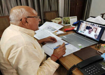 केवल खाद्यान्न उत्पादन से किसानों की आय नहीं बढ़ सकती : कृषि मंत्री