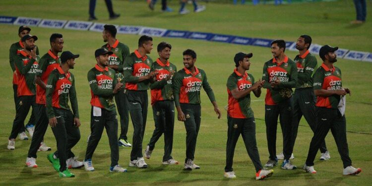 रहीम का शतक, बांग्लादेश ने श्रीलंका को पहली बार वनडे सीरीज में हराया