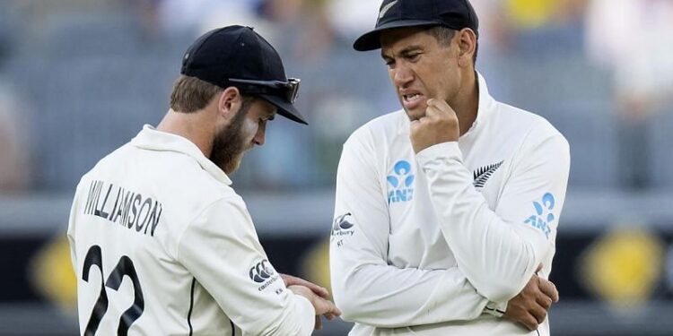 दिग्गज बल्लेबाज रॉस टेलर हुआ चोटिल, कोच ने जताई चिंता