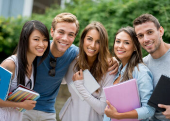 विदेश में पढ़ाई-नौकरी के इच्छुक युवाओं के लिए मुफ़्त काउंसलिंग शुरू