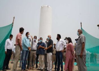 सीएम केजरीवाल ने सिरसपुर में किया ऑक्सीजन उत्पादन प्लांट का दौरा