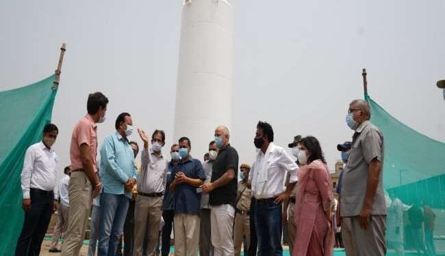 सीएम केजरीवाल ने सिरसपुर में किया ऑक्सीजन उत्पादन प्लांट का दौरा