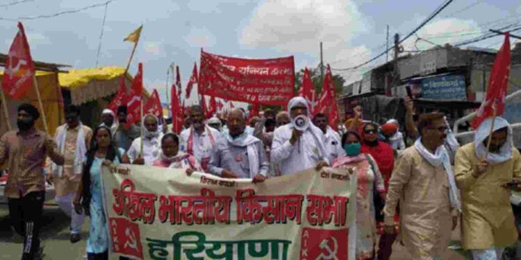 हरियाणा में भाजपा-जजपा नेताओं के खिलाफ किसानों ने किया विरोध प्रदर्शन