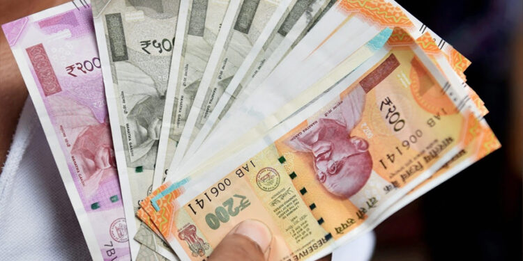 भारतीयों के स्विस बैंक में पिछले वर्ष जमा कराए 20 हज़ार करोड़ का विवरण दे सरकार : कांग्रेस