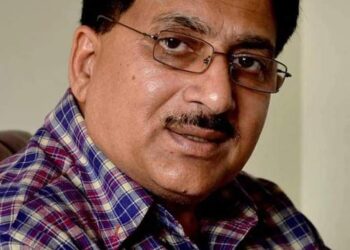 राज्यपाल को टोपी पहनाकर टकनेत उड़न छूरा, जभवन सांप मरने के बाद पीट रहा है लकीर