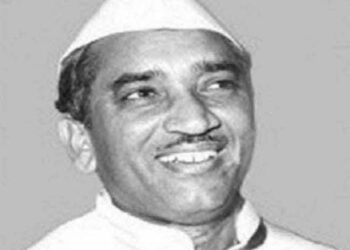 लोधी रोड में बहुगुणा जी.