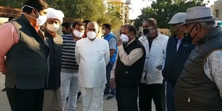 राजस्थान में जोरदार झमेला तो होकर ही रहेगा, पंजीरी पाने के लिए विधायक कर रहे है धक्कामुक्की