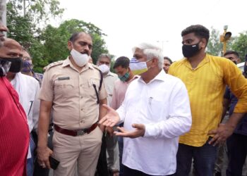 ओल्ड नांगल में संदिग्ध हालत में हुई नाबालिग बच्ची की हत्या मामले की जानकारी लेने राजेन्द्र पाल गौतम