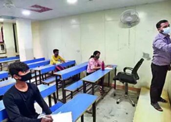 क्या यूपी अपने कस्बों, ज़िलों की उच्च शिक्षा संस्थानों की हालत पर बात करना चाहेगा?