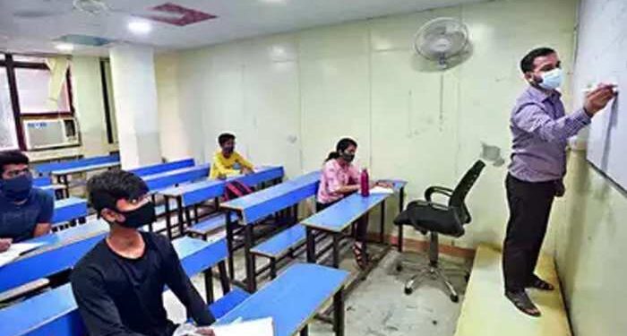 क्या यूपी अपने कस्बों, ज़िलों की उच्च शिक्षा संस्थानों की हालत पर बात करना चाहेगा?