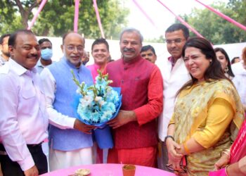 Adopt Swadeshi in this Diwali - Meenakshi Lekhi