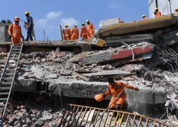 नाइजीरिया में इमारत गिरने से 36 लोगों की मौत