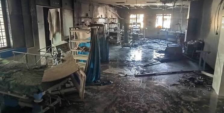अहमदनगर के अस्पताल में लगी भीषण आग,10 लोगों की मौत